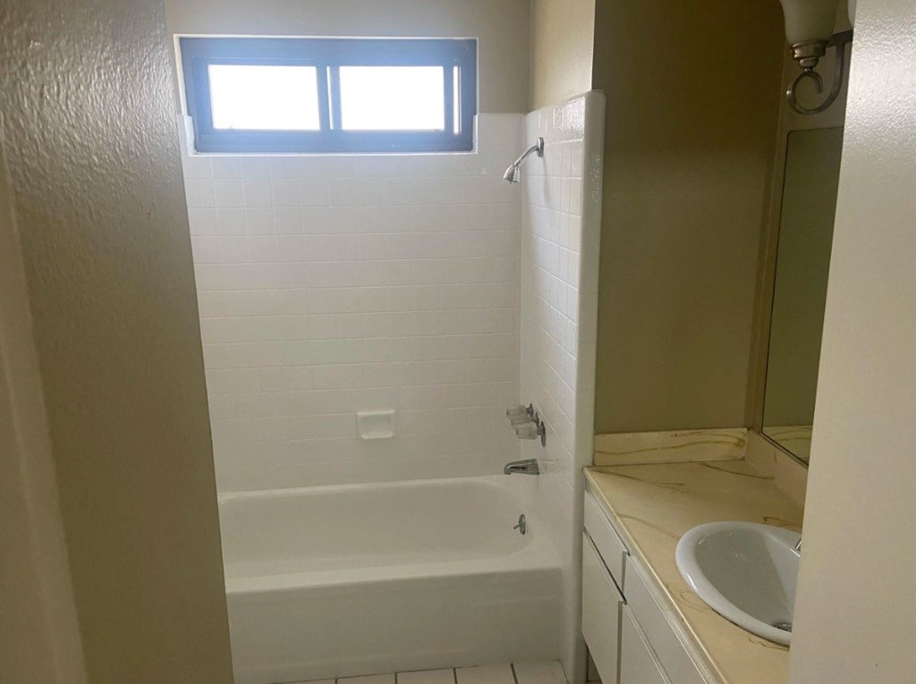 Westchester Apartments bathroom