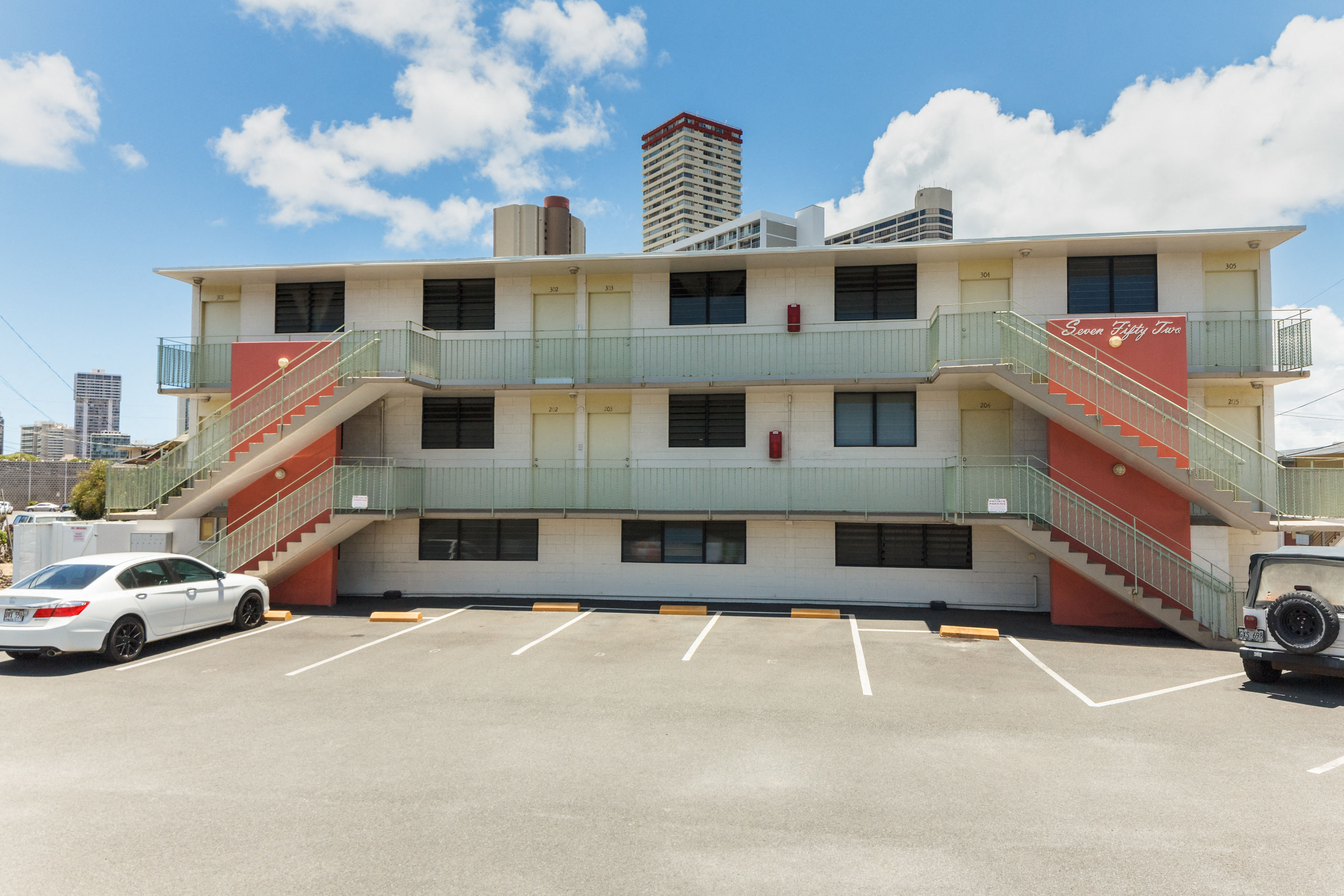Kapiolani Village Exterior Building