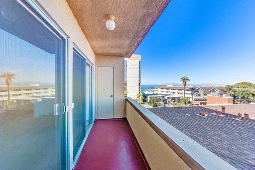 Seaview Apartments balcony