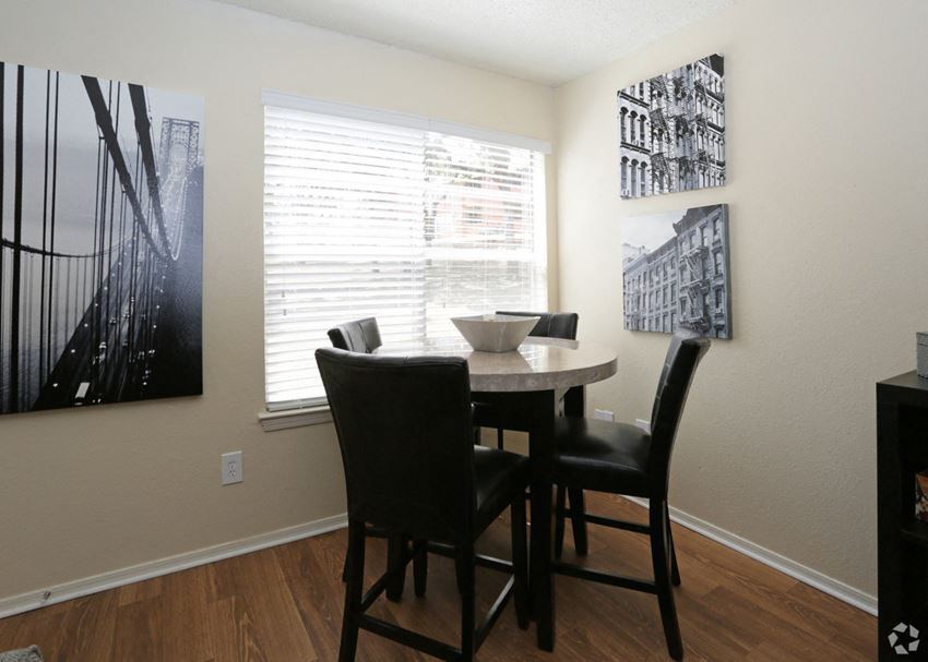 Bedford Oaks Apartments dining area Bedford Oaks Apartments dining area