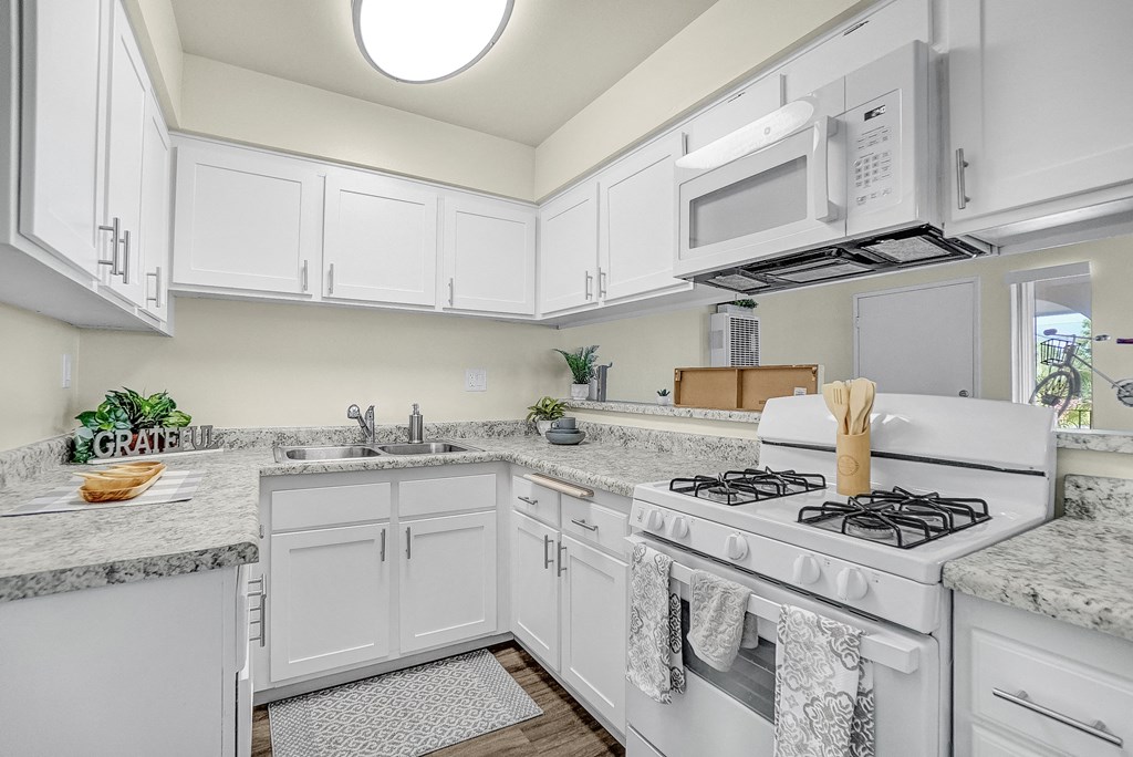 capistrano gardens unit 47 kitchen with stove