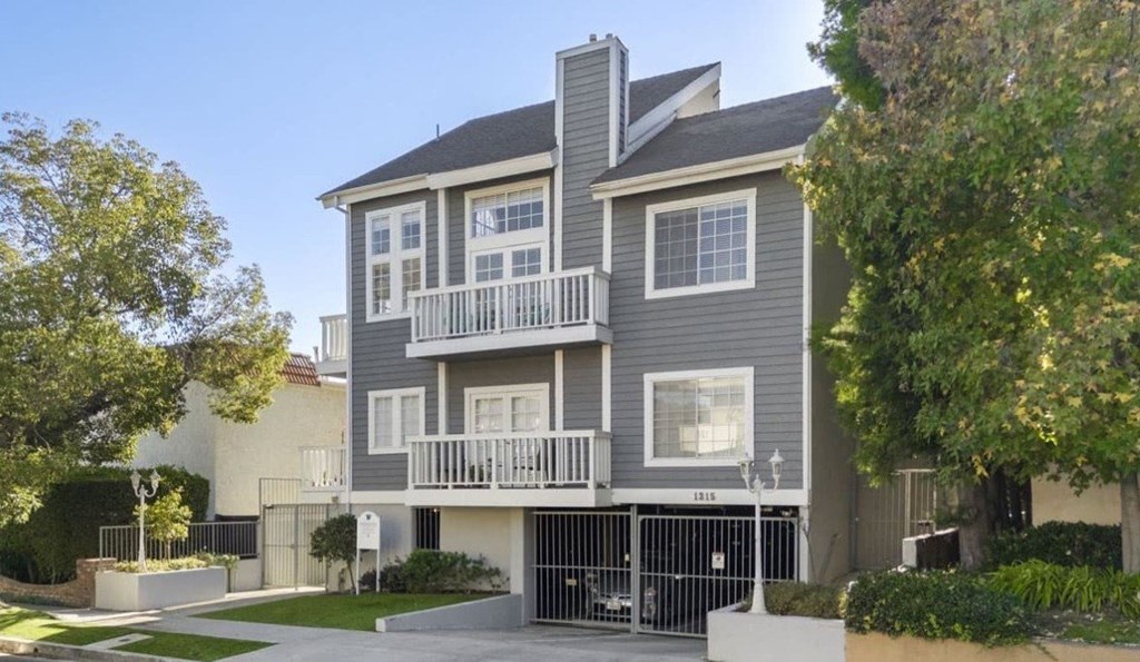 Carmelina Lofts exterior