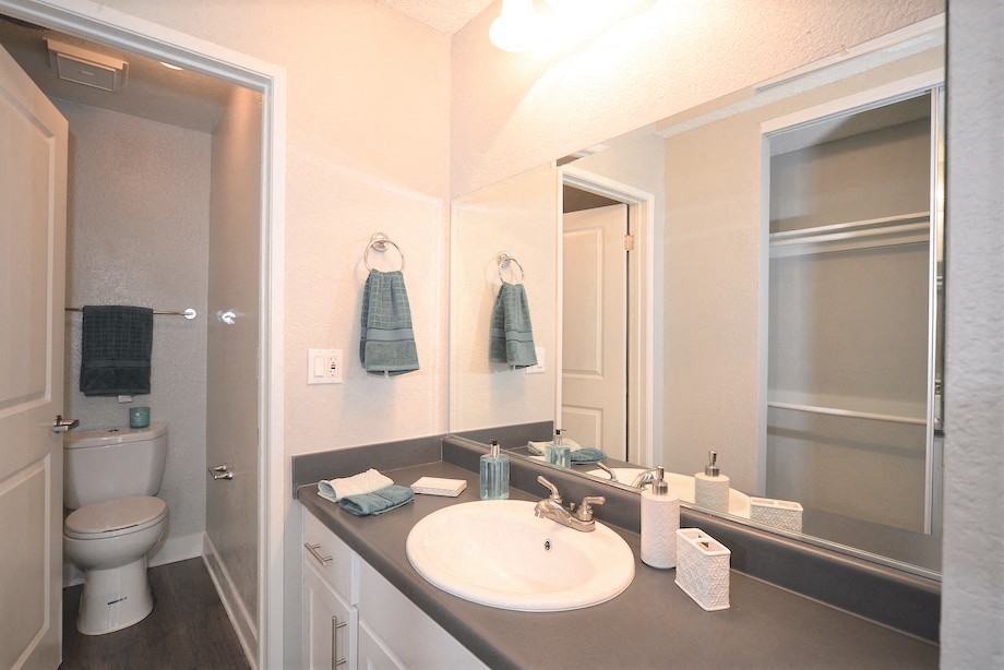 4250 Coldwater Canyon bathroom vanity