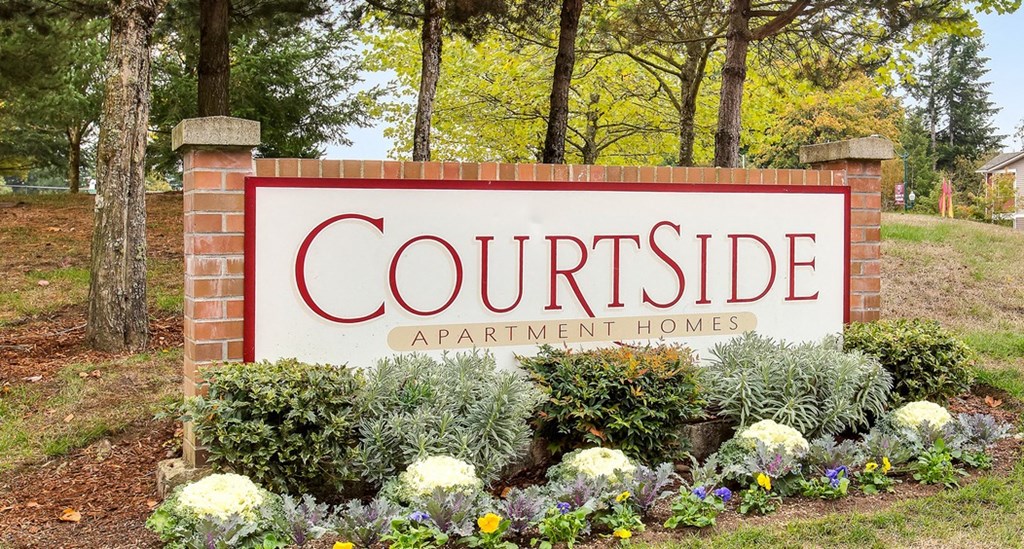 Courtside Apartments sign