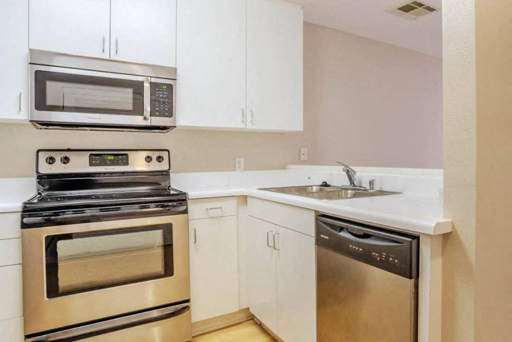 1422 on 6th kitchen with appliances