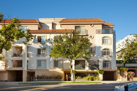 1422 on 6th Exterior