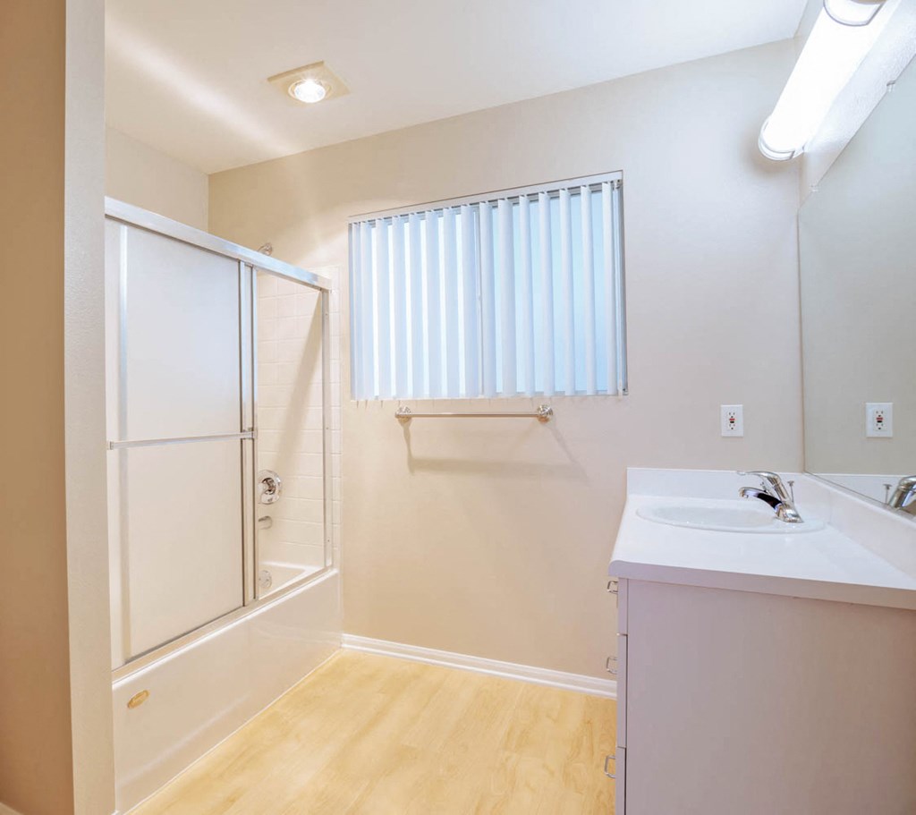 1425 on 6th Bathroom