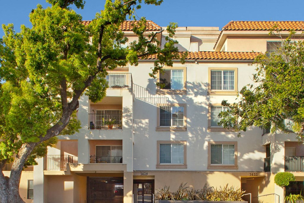 1428 on 6th Exterior