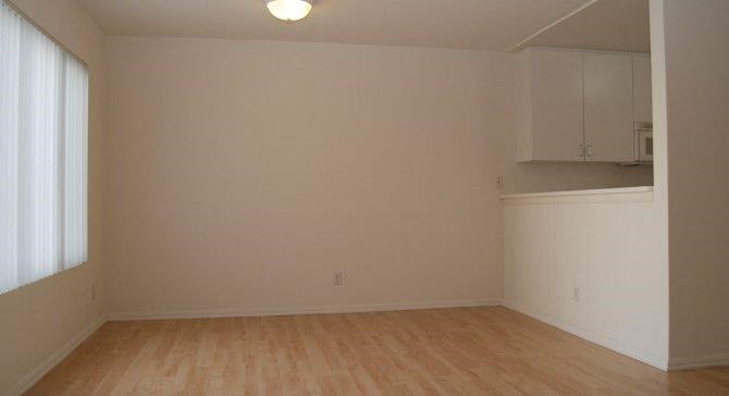 1430 on 7th living room