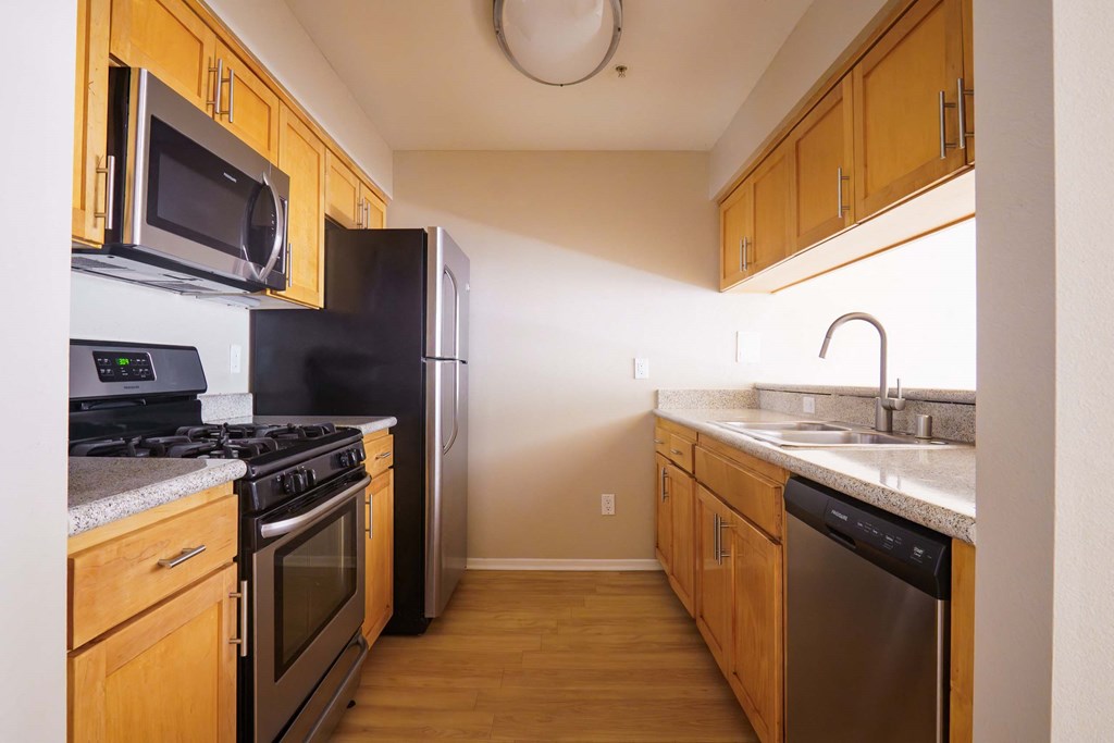 1537 on 7th kitchen appliances