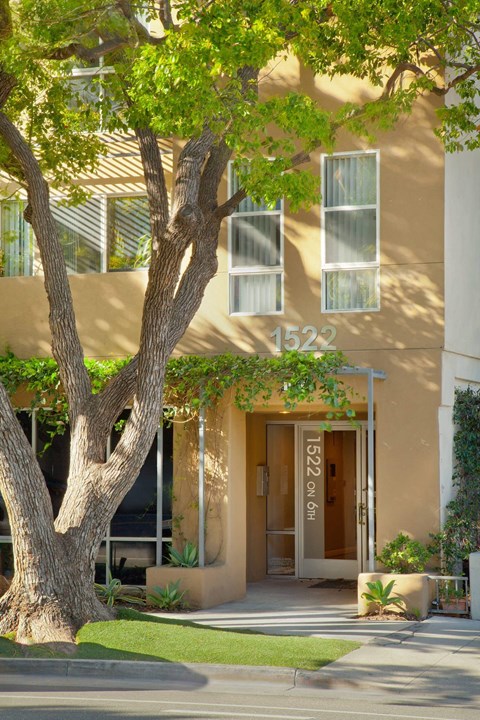 1522 on 6th Exterior