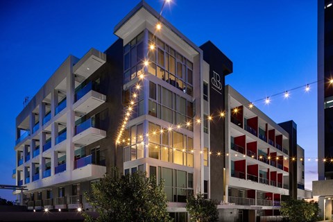 442 W OCEAN BLVD Studio-2 Beds Apartment for Rent