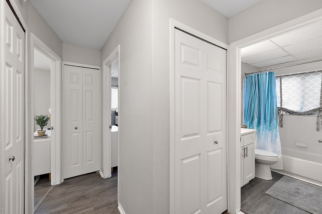 own & Country Apartments  |  Ann Arbor, MI  Town & Country Apartments  |  Ann