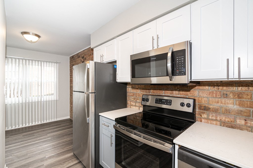 the preserve at ballantyne commons apartment kitchen with stainless steel appliances