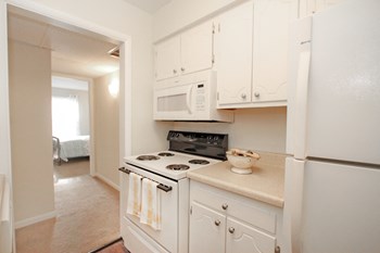 6111 Allisonville Road 1-3 Beds Apartment for Rent - Photo Gallery 2