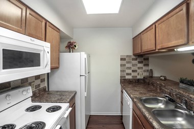 Crooked Creek Apartment Homes | Indianapolis, IN