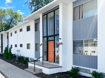 Golf View Apartments  |  Sterling Heights - Photo Gallery 12