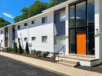Golf View Apartments  |  Sterling Heights - Photo Gallery 14