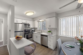 Golfview Apartments | Sterling Heights, MI - Photo Gallery 5