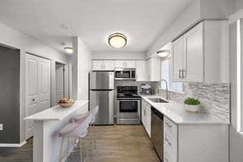 Golfview Apartments | Sterling Heights, MI - Photo Gallery 4