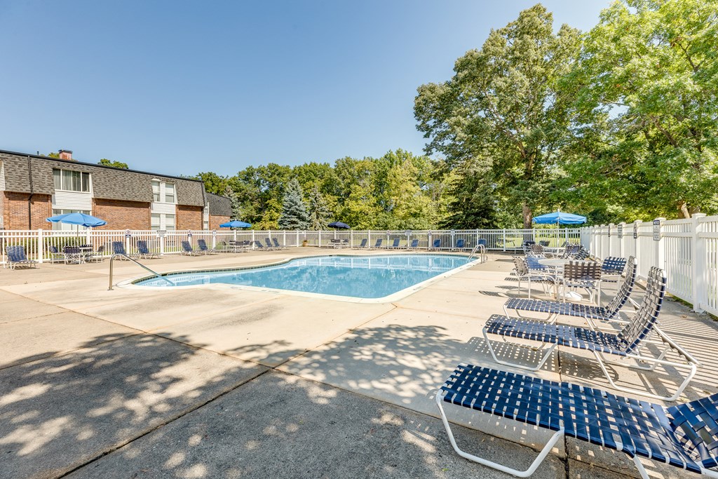 Greentrees Apartments | Riverview, MI