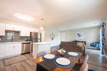 Meridian Court South | Indianapolis, IN - Photo Gallery 4