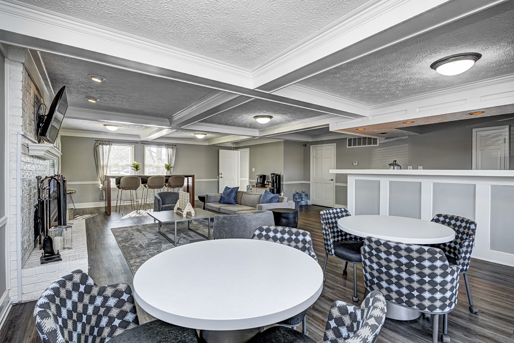 Meridian Court South | Indianapolis, IN