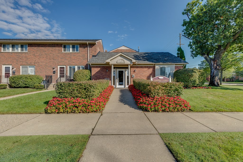 Oak Park Manor | Oak Park, MI