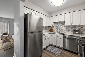 Riverview Crossings | Riverview, MI - Photo Gallery 5