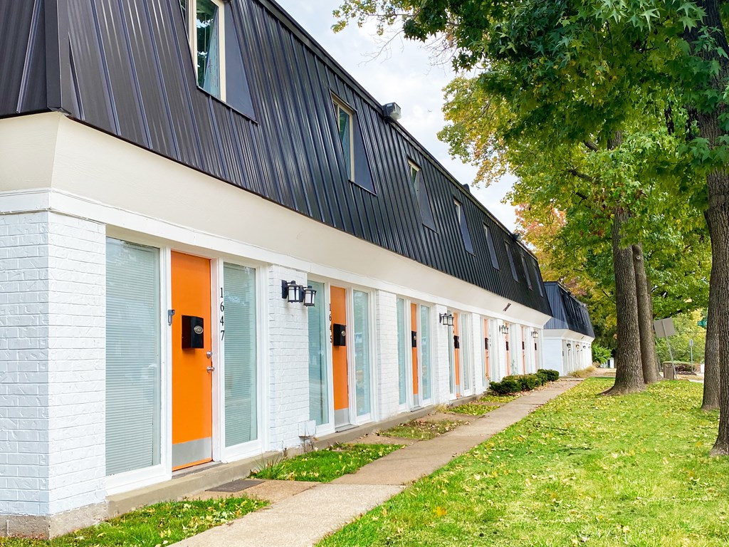 Spanish Lake Townhomes | St. Louis