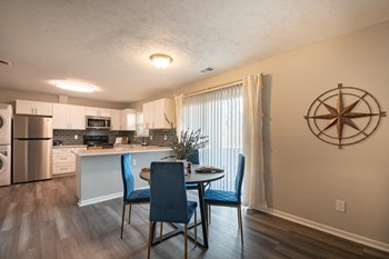 Spinnaker Court | Indianapolis, IN - Photo Gallery 4
