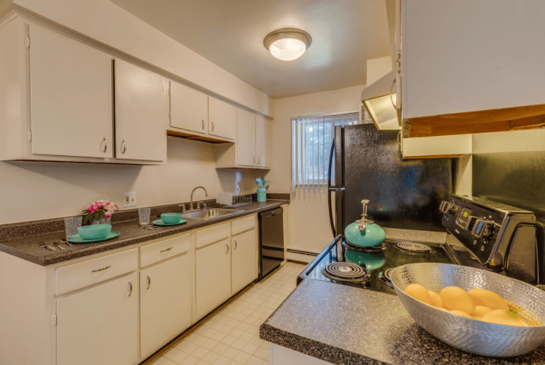 Stephenson House Apartments & Townhomes | Madison Heights, M