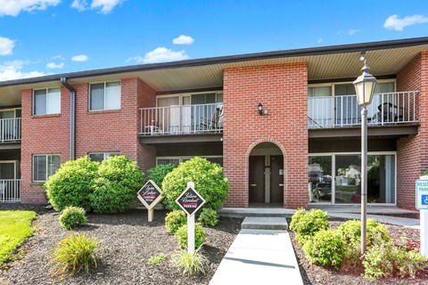 Twin Lakes Apartments