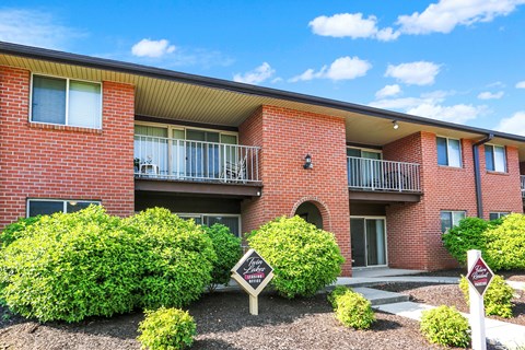 Twin Lakes Apartments