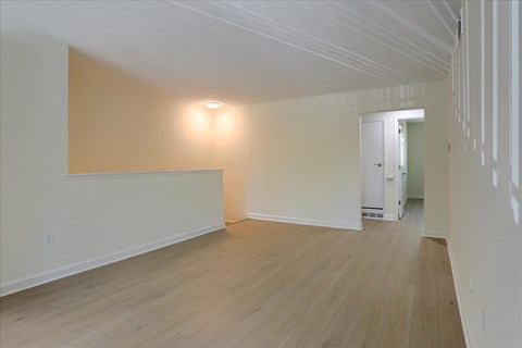 Twin Lakes Apartments