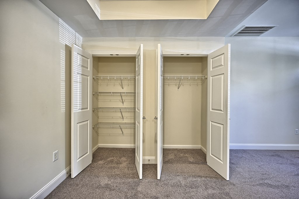 Apartment Closets | Mechanicsburg Apartments | Graham Hill Apartments in Mechanicsburg