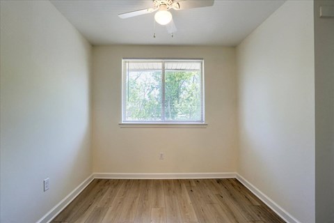 Twin Lakes Apartments