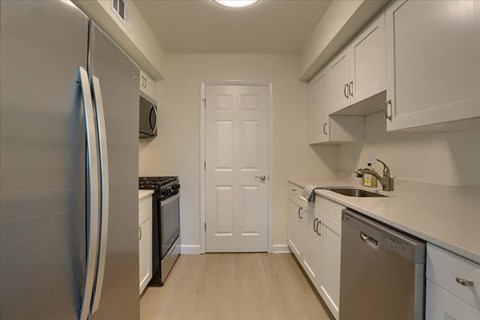 Twin Lakes Apartments