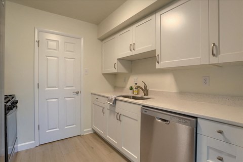 Twin Lakes Apartments