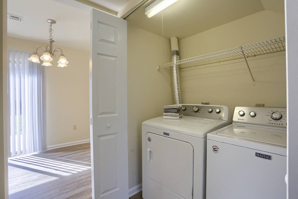 Mechanicsburg Apartments | Rockledge Townhomes |  a washer and dryer in a laundry room