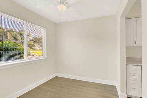 Twin Lakes Apartments