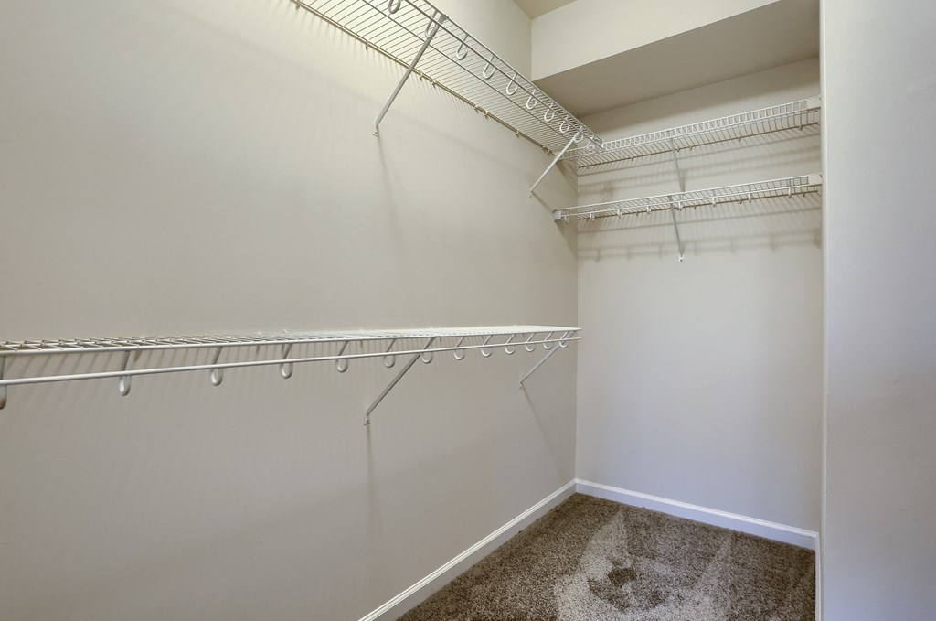 Apartment With Large Closets Graham Hill Apartments in Mechanicsburg