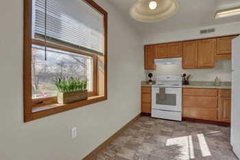 3605/3609 Kohler Place 1-2 Beds Apartment for Rent - Photo Gallery 5