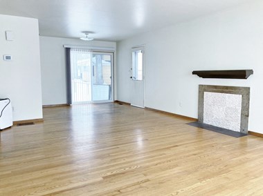 1904 N. Oak Lane 3 Beds Apartment for Rent