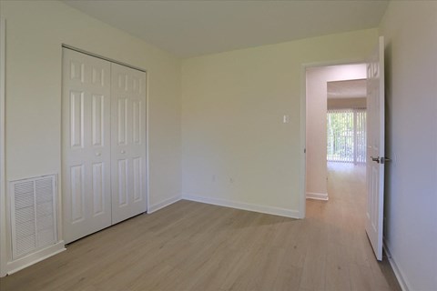 Twin Lakes Apartments