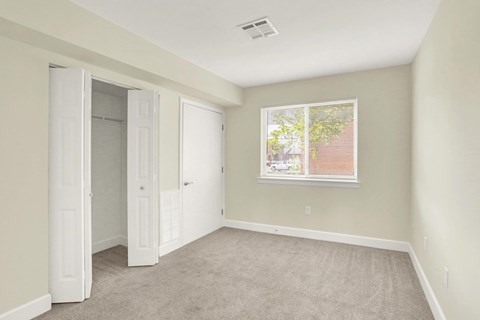 Twin Lakes Apartments