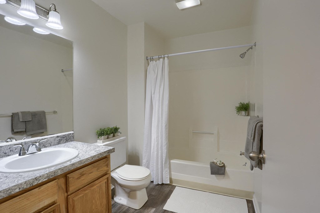 Apartment Bathroom | Mechanicsburg Apartments | Mountain View Village