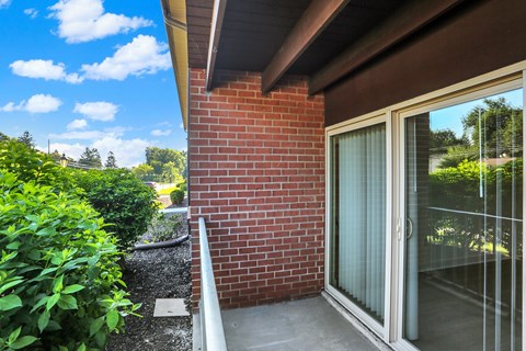 Twin Lakes Apartments