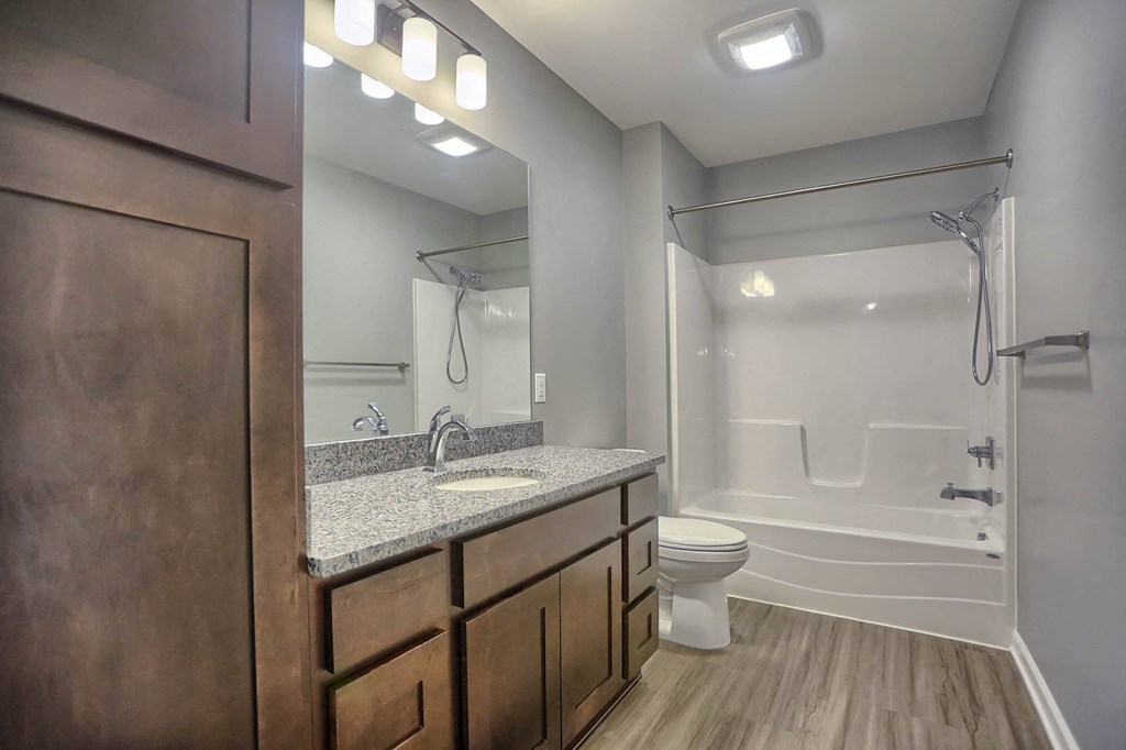 Big Apartment Bathrooms | Apartments in Mechanicsburg PA | Oakwood Hills Apartments