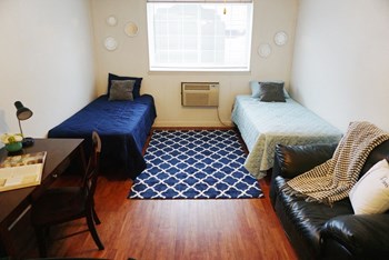 134 East Foster Avenue Studio Apartment, Student for Rent - Photo Gallery 5